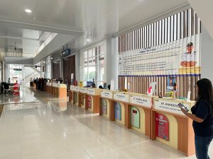 Meja Berjejer di Dalam Gedung Utama Terminal Itu untuk apa ?