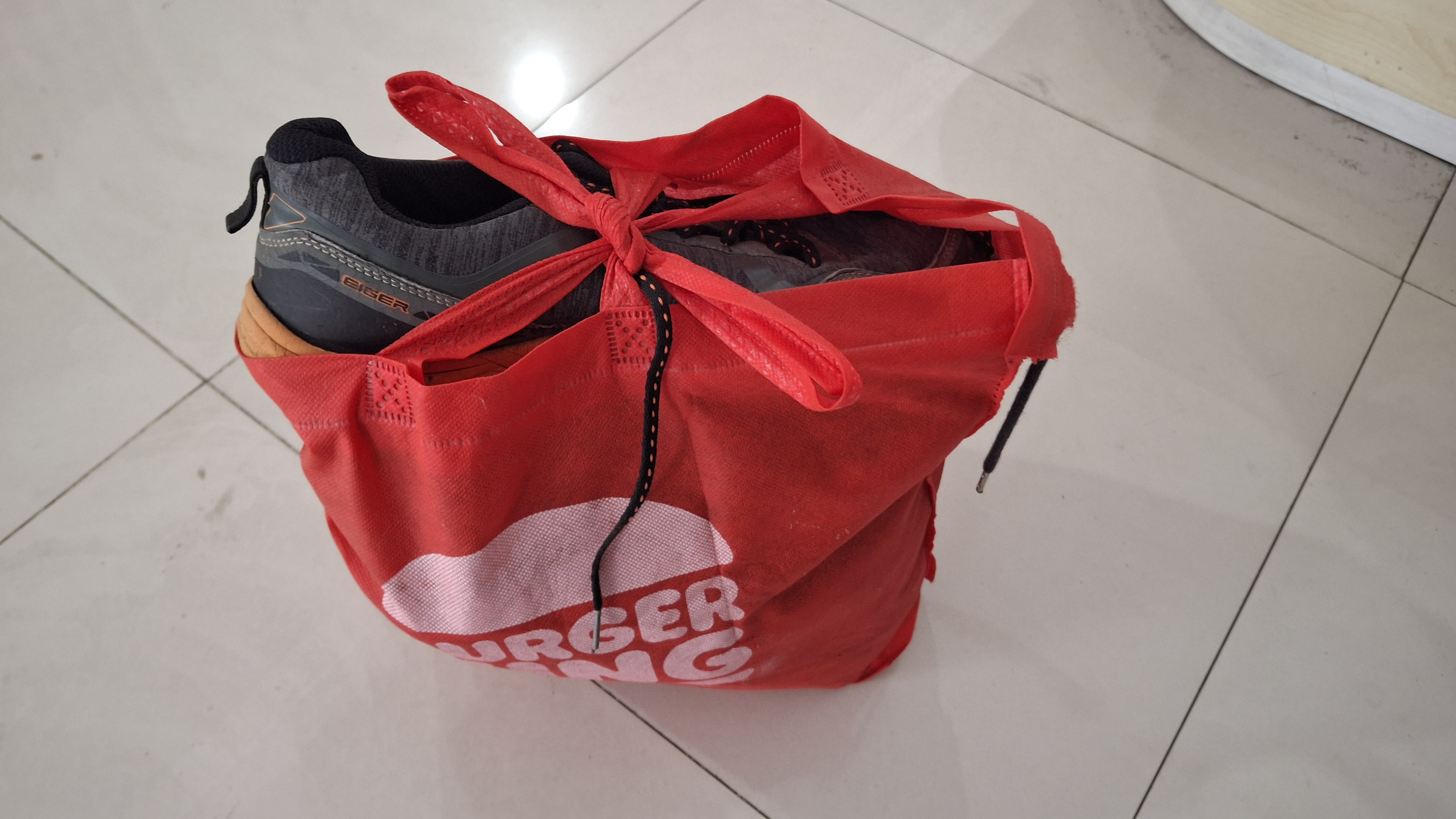 Tas Goodie Bag isi Sepatu dll